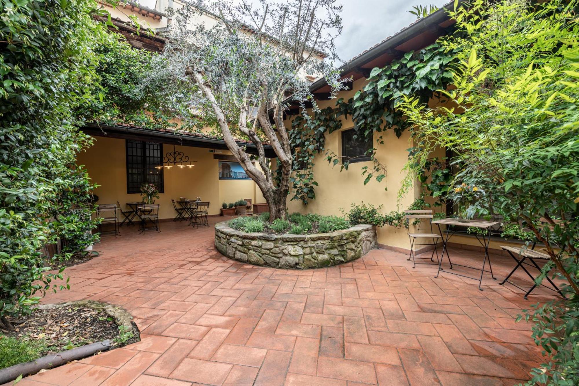 Cortile Santa Monaca Apartment Флоренция Екстериор снимка